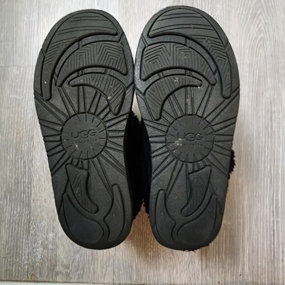 UGG Australia PATTEN Black Suede Sheepskin Boots Size US 7 #1006794 - Picture 3 of 9